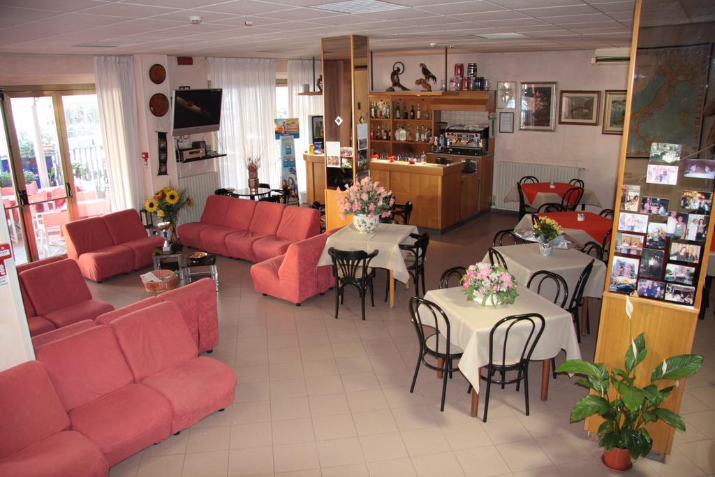 Hotel Peonia Rimini Exterior photo